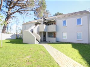 3 Bed Apartment in Paarl Central East