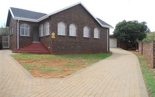 3 Bedroom House in Laudium