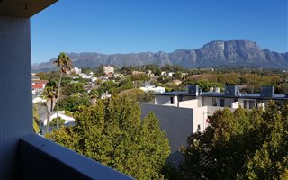 2 Bedroom Apartment in Wynberg