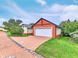 3 Bed House in Waterfall Hills Mature Lifestyle Estate