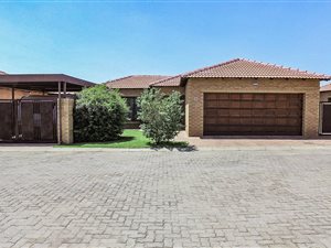 3 Bed Cluster in Newmarket Park
