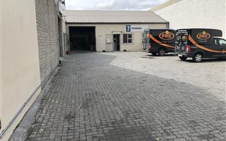 631 m² Industrial space in Airport Industria