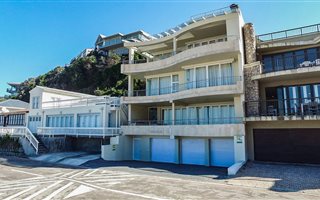 7 Bedroom House in Herolds Bay