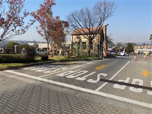245 m² Office Space in Olivedale