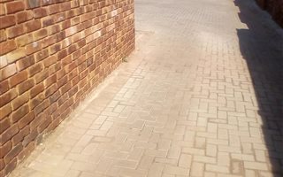 1 Bedroom Apartment in Theresa Park