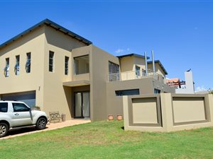 4 Bed House in Hazeldean (Silverlakes Surroundings)