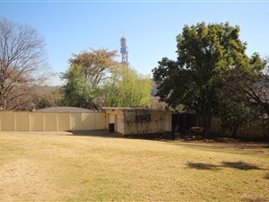 923 m² Land available in Groenkloof