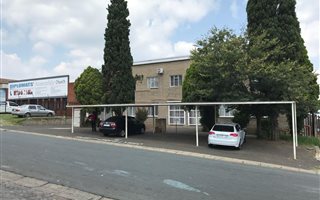 980 m² Industrial space in Strydompark