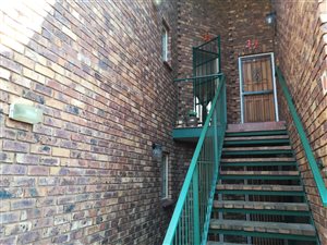 2 Bed Apartment in Zwartkop