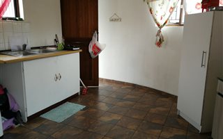 1 Bedroom Garden Cottage in Manors