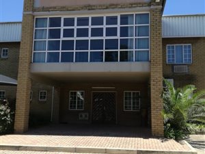 956 m² Industrial space in Kyalami