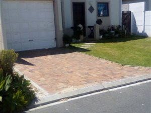 2 Bed House in Victoria Park