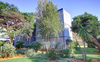 3 Bedroom Apartment in Westdene
