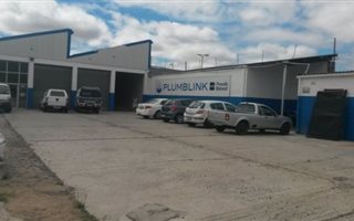 1900 m² Industrial space in Elsies River
