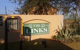 2 Bedroom Apartment in Wilgeheuwel