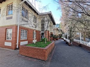 327 m² Office Space in Parktown