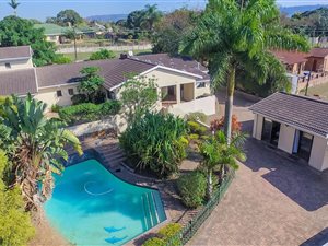 10 Bed House in Pinelands
