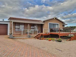 3 Bed House in Dana Bay