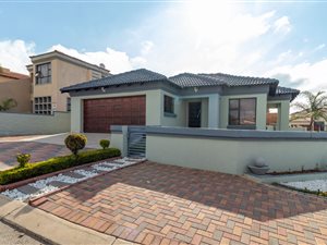 3 Bed House in Bendor