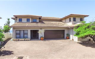 5 Bedroom House in Salt Rock