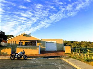 3 Bed House in Strandfontein