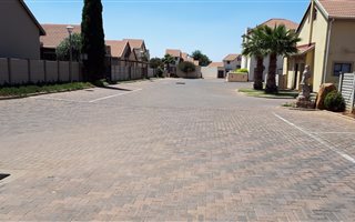 2 Bedroom Flat in Vanderbijlpark SE