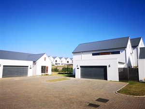 3 Bed House in Emberton Estate