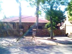 4.5 Bed House in Rooihuiskraal