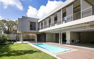 5 Bedroom House in Illovo