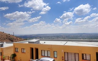 2 Bedroom Apartment in Northcliff