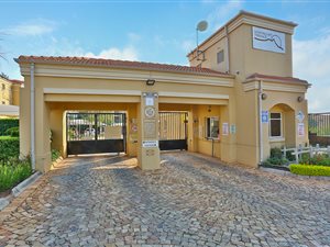3 Bed Apartment in Northcliff