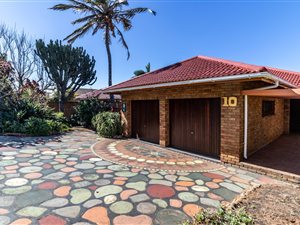 4 Bed House in La Mercy