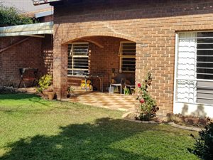 3 Bed Simplex in Bryanston West