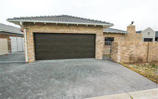 3 Bedroom House in Pinelands
