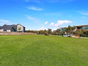 1011 m² Land available in Steyn City