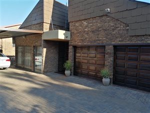 4 Bed House in Laudium