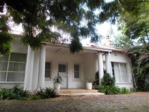 6 Bed House in Westdene