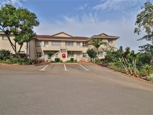 4 Bed Apartment in Beverley Hills Estate
