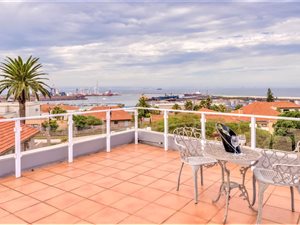 6 Bed House in Humerail