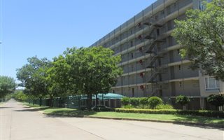3 Bedroom Apartment in Queenswood