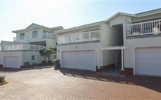 4 Bedroom House in Mt Edgecombe