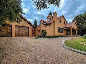 6 Bed House in Florida Glen