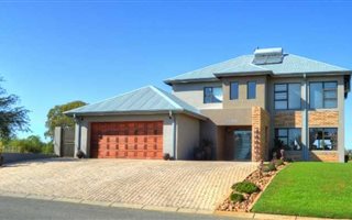 4 Bedroom Cluster in Parys Golf Estate