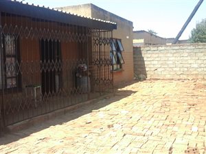 2 Bed House in Langaville