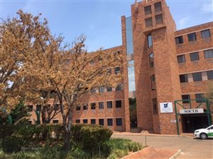 209 m² Office Space in Bruma