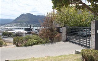 2 Bedroom Apartment in Hout Bay and surrounds