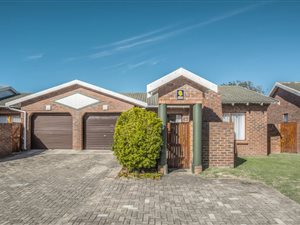 2 Bed Townhouse in Lorraine