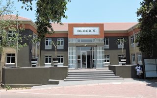 222 m² Commercial space in Fourways