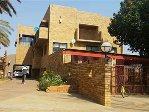 6 Bedroom House in Warrenton