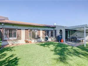 3 Bed Simplex in River Club